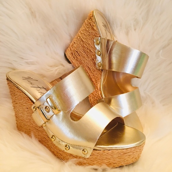 Flirty, functional fashion! 💖 - Picture 3 of 8